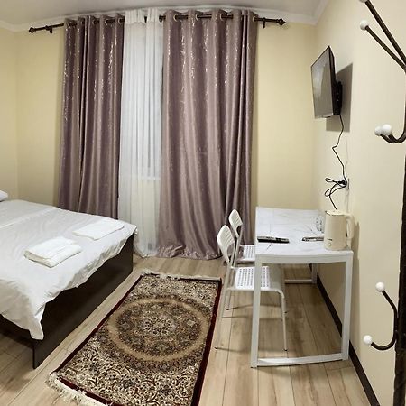 Adi Hotel بيشكيك المظهر الخارجي الصورة