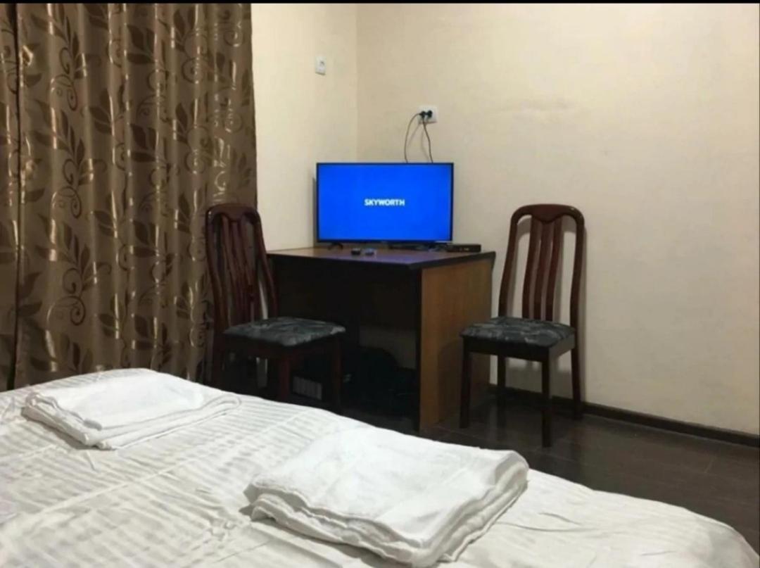 Adi Hotel بيشكيك المظهر الخارجي الصورة