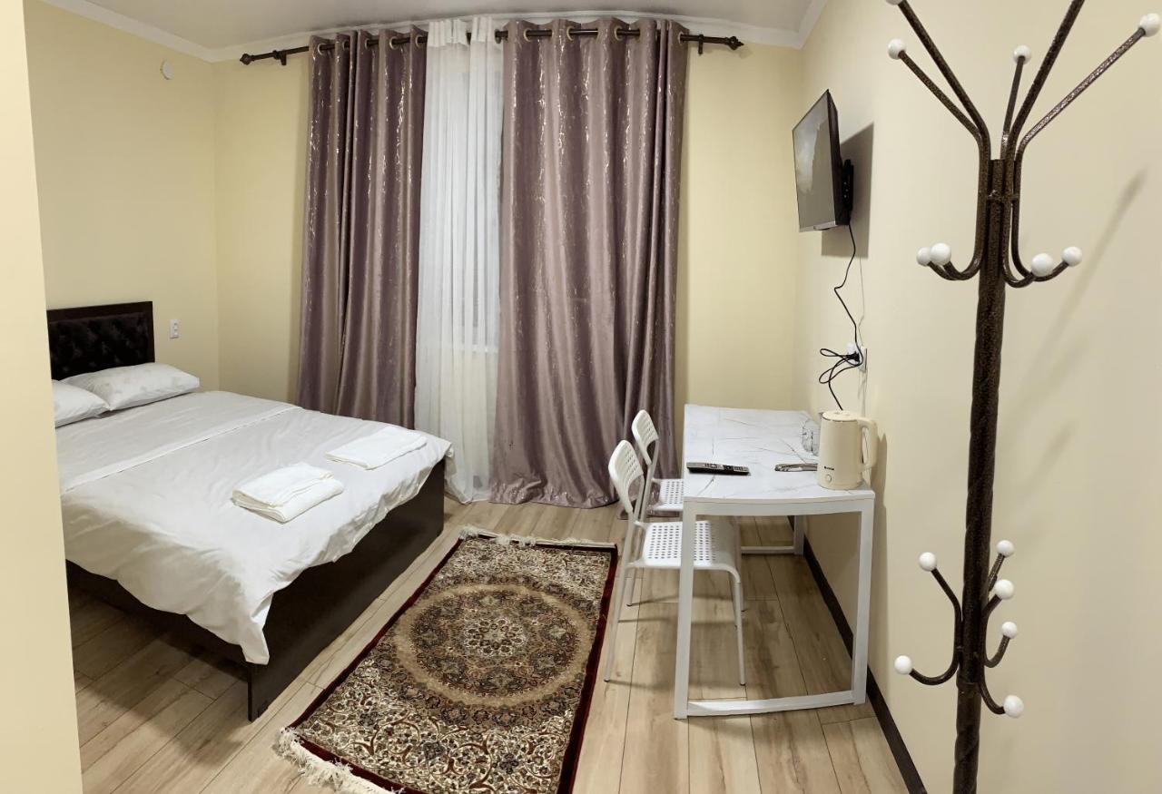 Adi Hotel بيشكيك المظهر الخارجي الصورة