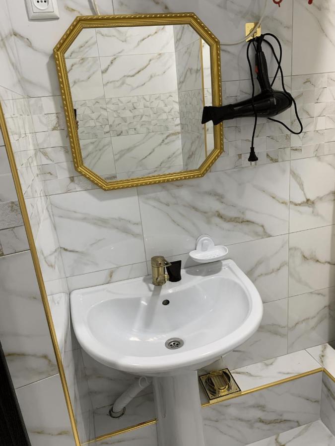 Adi Hotel بيشكيك المظهر الخارجي الصورة